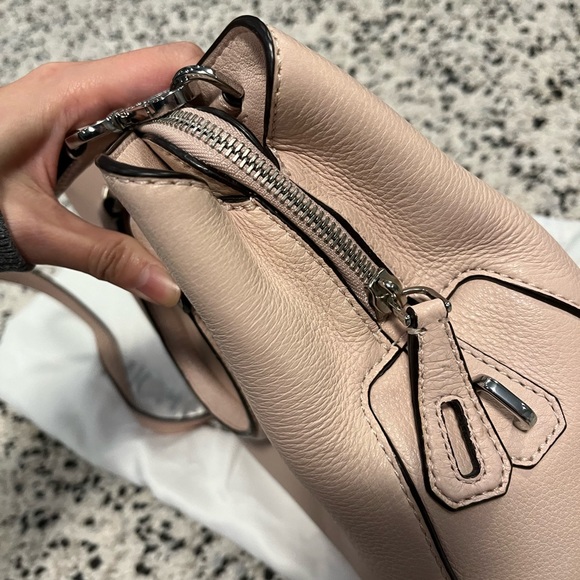 Authentic Michael Kors Pink handbag - Picture 5 of 16